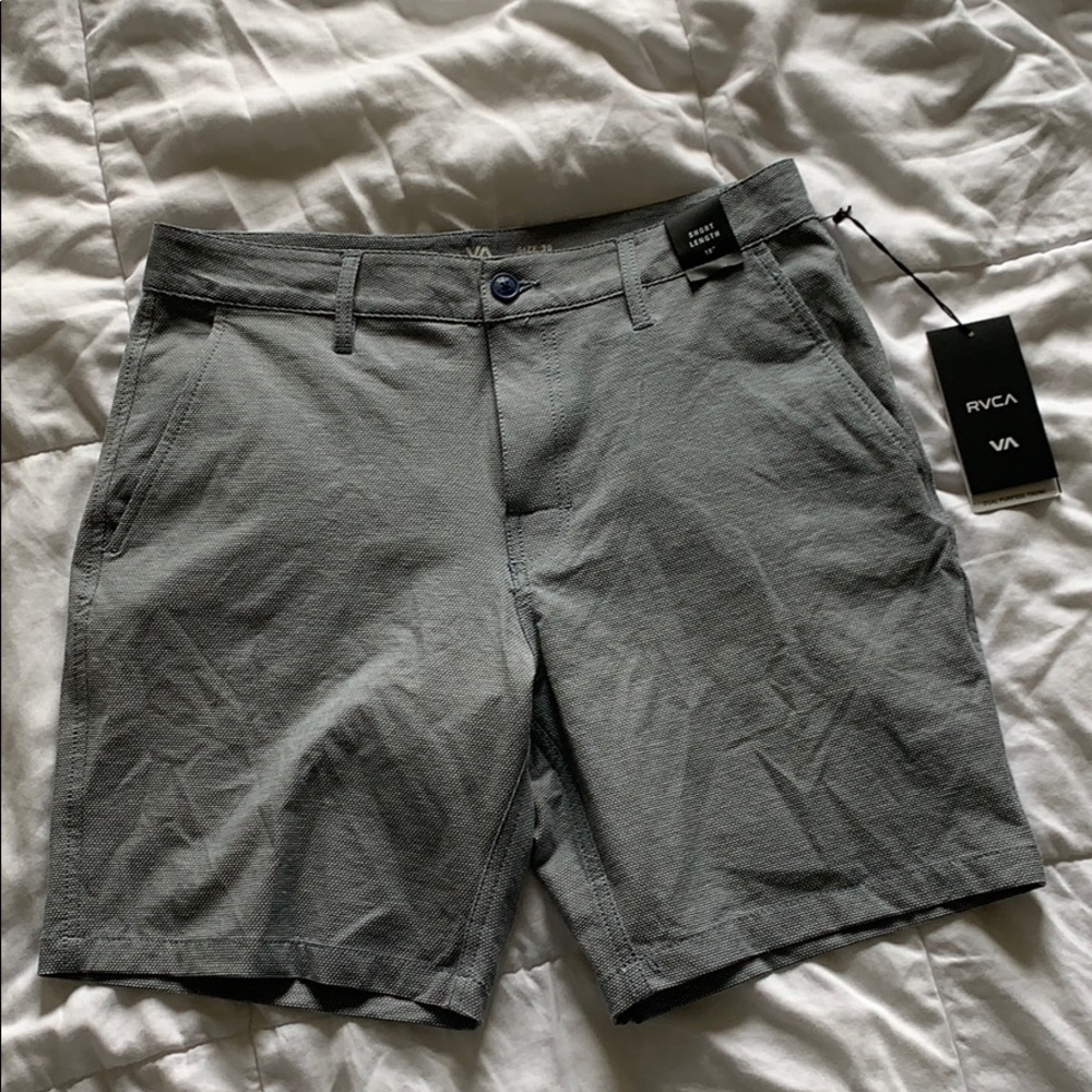 Men’s RVCA Balance Nailhead Hybrid 18" Shorts
